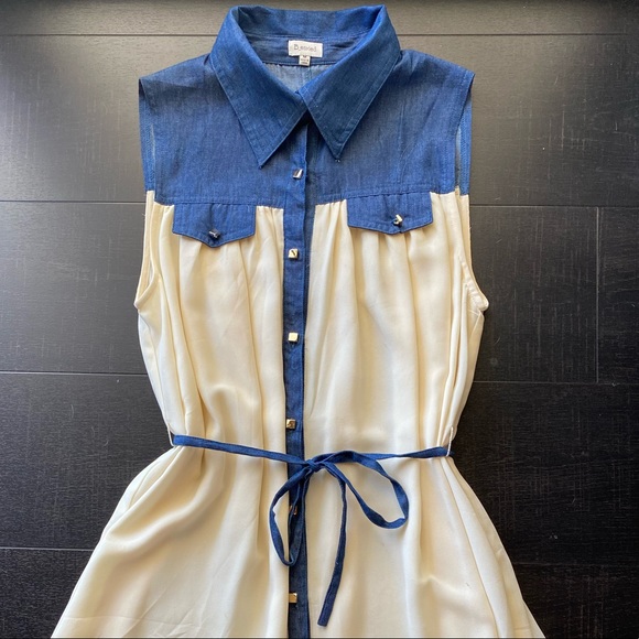 Button down Blouse - Picture 2 of 6